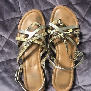 LORENZO CHELINI sandals signs of wear on toe/heel